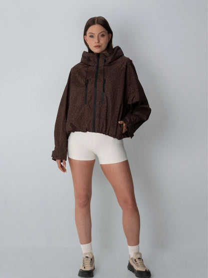 Kort oversized regnjakke i mokka leopard
