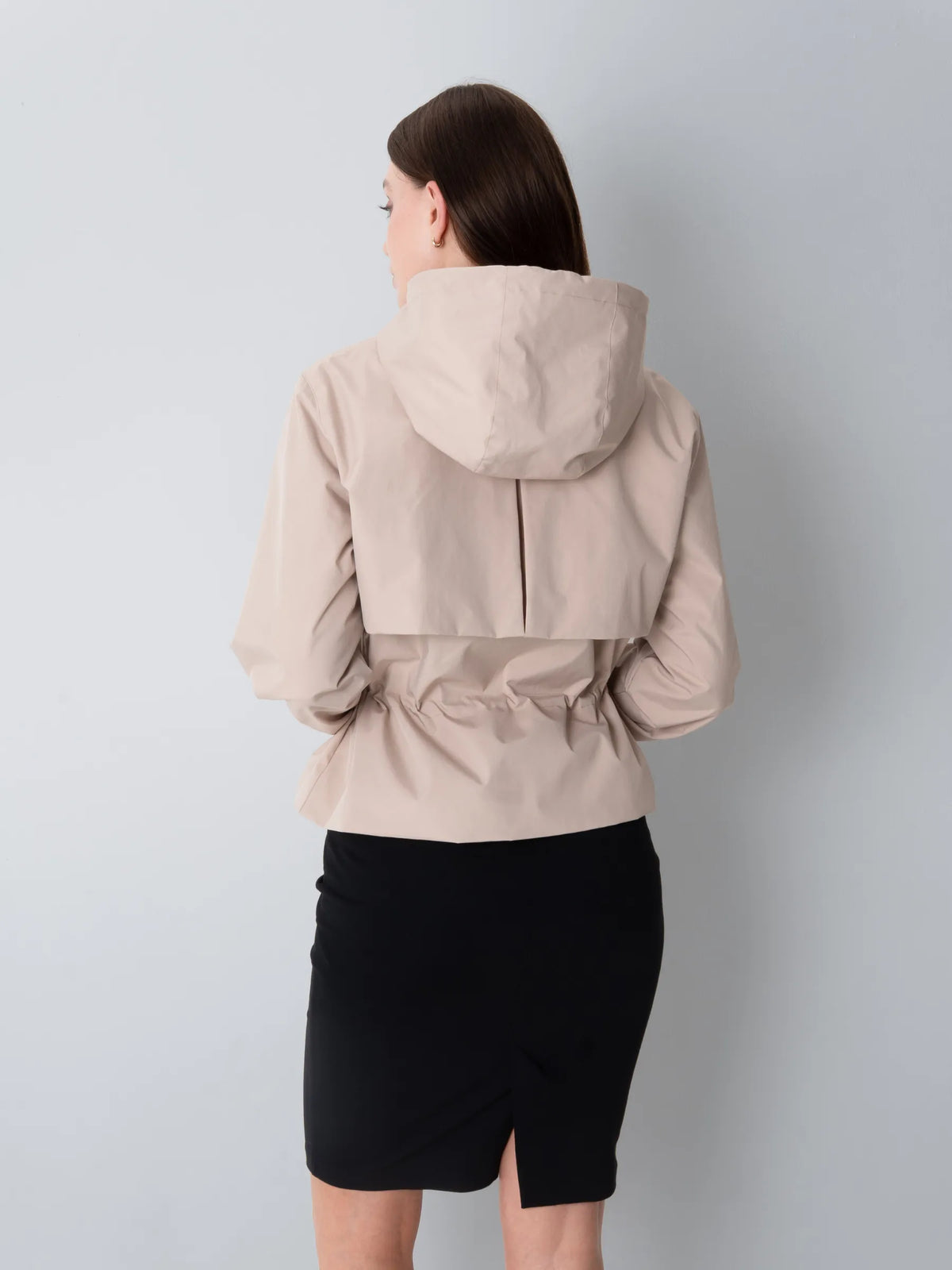 Kort sommerregnjakke i lys beige