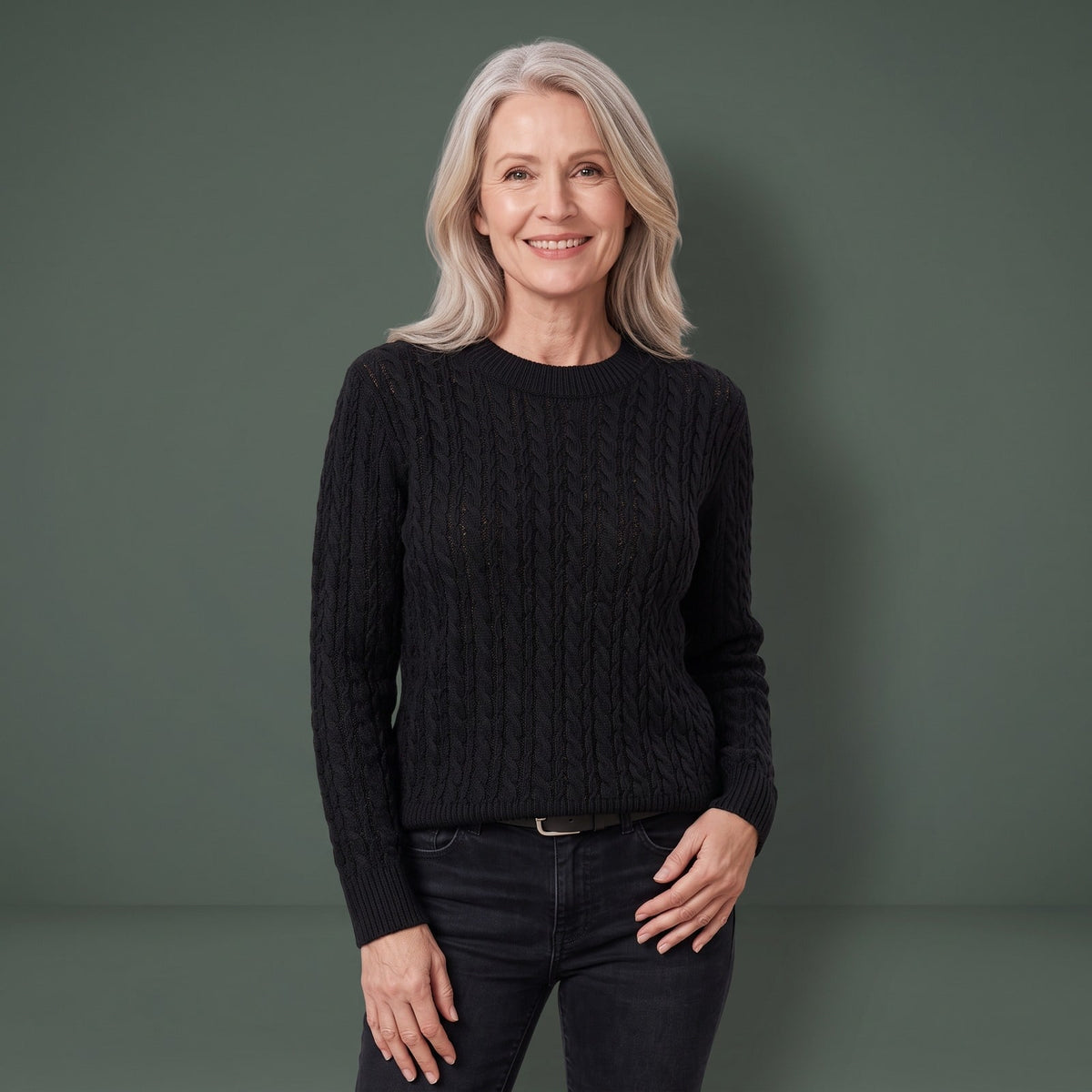 Cable Knit Sweater, Striktrøje Dame i Kabelstrik med Rund Hals 1