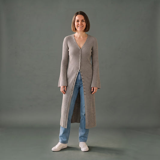 Elegant Lang Cardigan med V-hals, Knaplukning og Vide Ærmer
