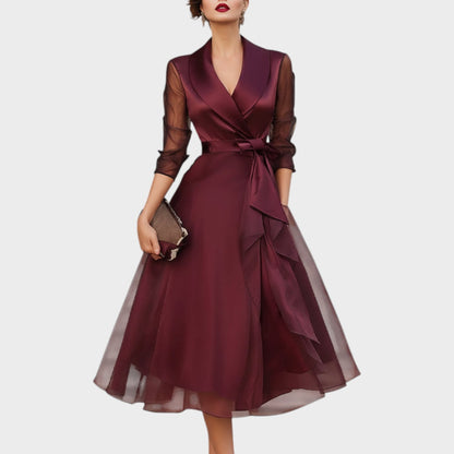Elegante Bordeauxrode Cocktailjurk met Kraag en Tailleriem 3