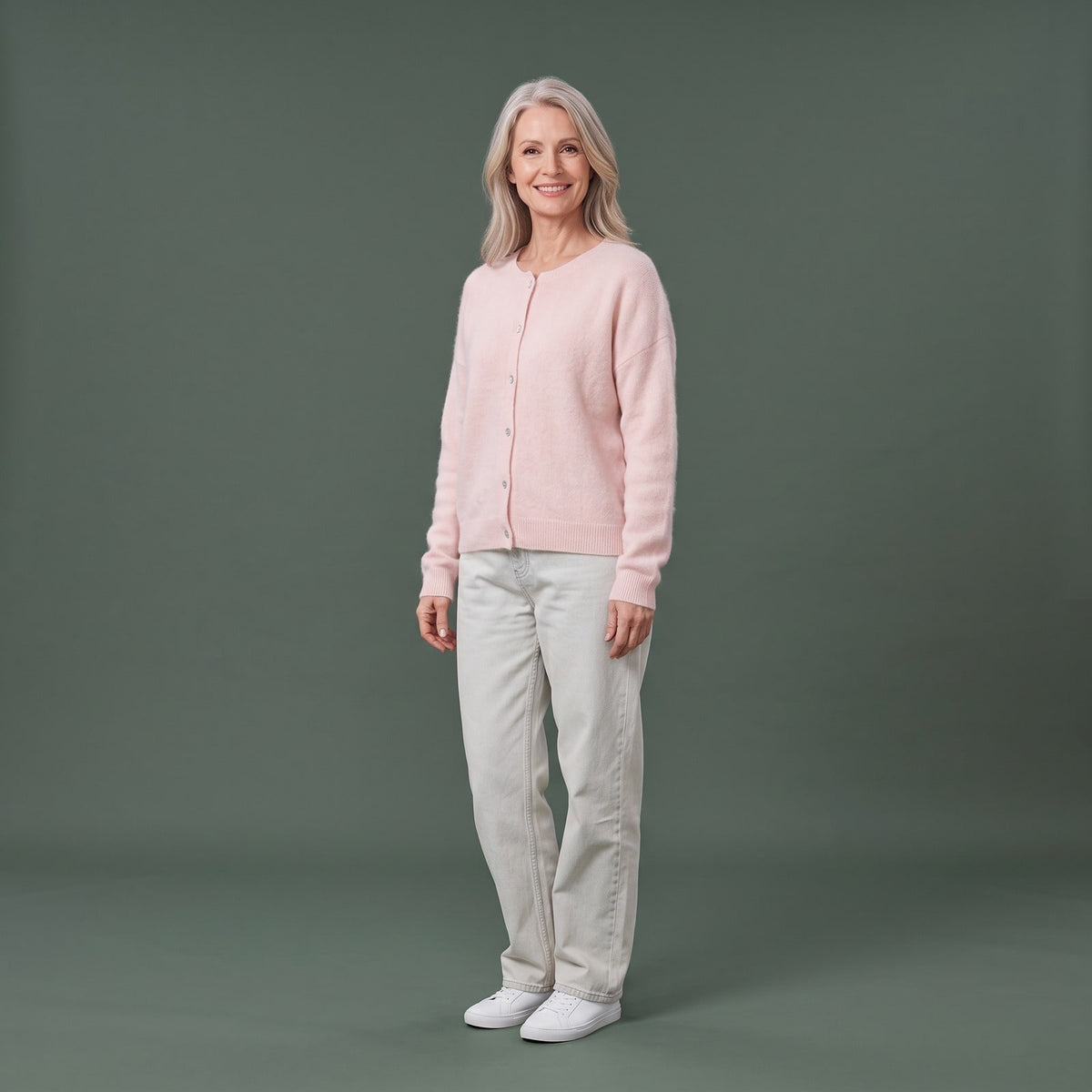 Fluffy sweater cardigan dame i rosa børstet strik med rund hals og knapper