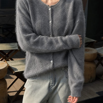 Fluffy sweater cardigan dame i børstet strik med rund hals og knapper, farve grå