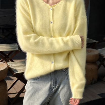 Fluffy sweater cardigan dame i børstet strik med rund hals og knapper, farve gul