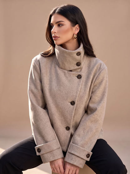 Korte Dames Mantel in Wollook met Opstaande Kraag en Knoopsluiting 2