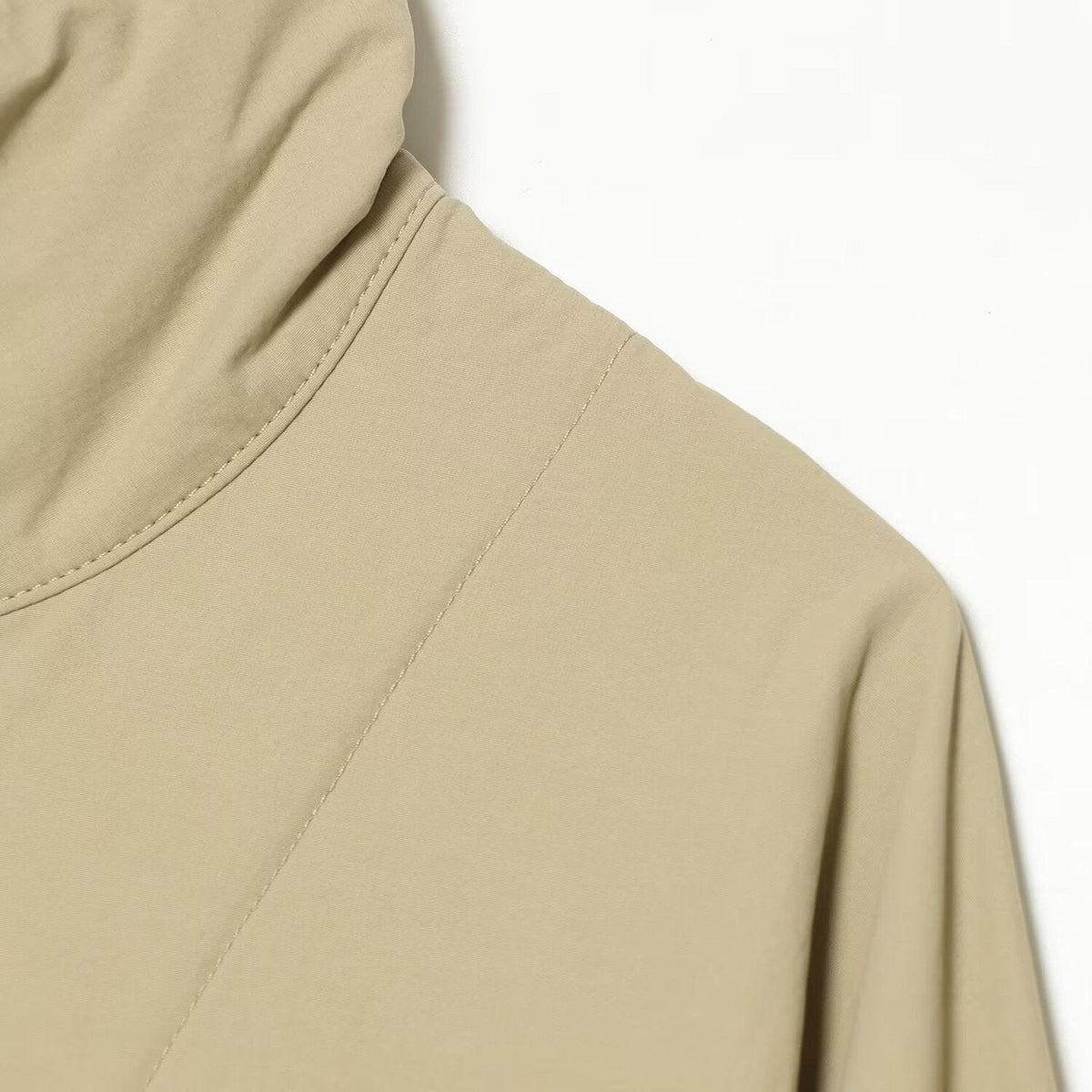 Let Oversized Regnjakke i Cape-Stil med Høj Krave og Lommer 5